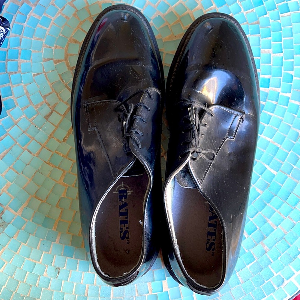 Men’s shiny dress shoes
